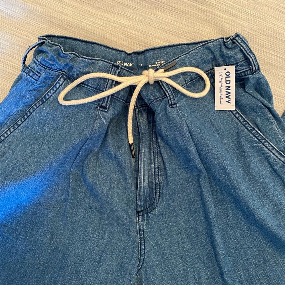 Old Navy Women’s Drapey Drawcord Wide Leg jeans. - Picture 10 of 11